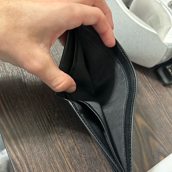 Men’s Gucci Wallet - Picture 3 of 4